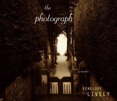 The photograph [sound recording] / Penelope Lively.